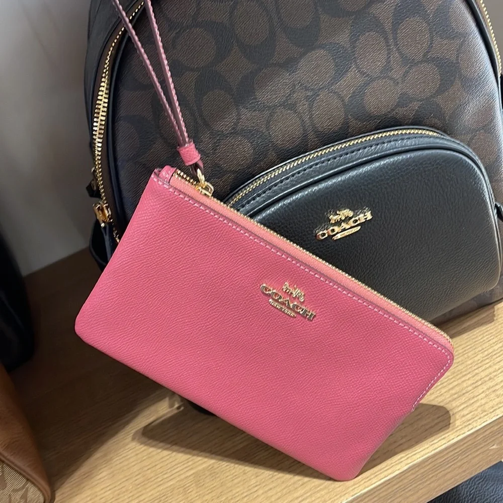 Coach Large Corner Zip Wristlet IM/Rouge
